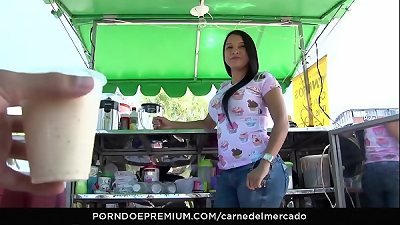 CARNE DEL MERCADO - luxurious curvaceous Colombian Sara Restrepo picked up and fucked hard